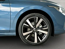 VW Golf Variant Business TSI in Anemonenblau Metallic