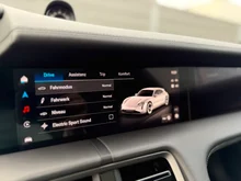 Porsche Taycan 4S Sport Turismo in eisgraumetallic