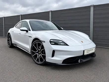 Porsche Taycan 4S Sport Turismo in eisgraumetallic