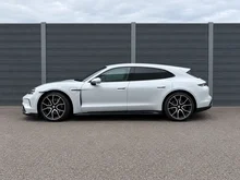 Porsche Taycan 4S Sport Turismo in eisgraumetallic