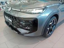 VW T-Roc R-Line eTSI DSG in Wolf Grey Dach Black Uni