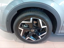 VW T-Roc R-Line eTSI DSG in Wolf Grey Dach Black Uni