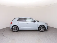 Thumbnail-Foto von Fahrzeug