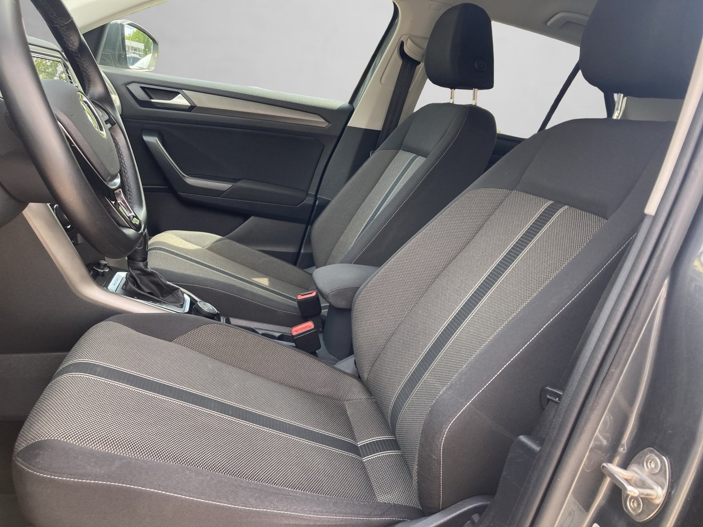 VW T-Roc Design TDI SCR 4MOTION DSG | Bild 6 von 16
