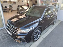VW Tiguan R-Line TDI DSG in Deep Black Perleffekt