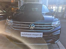 VW Tiguan R-Line TDI DSG in Deep Black Perleffekt