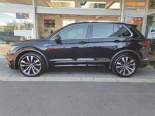 VW Tiguan R-Line TDI DSG in Deep Black Perleffekt