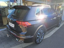 VW Tiguan R-Line TDI DSG in Deep Black Perleffekt