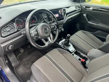 VW T-Roc Design TSI in Atlantik Blue Metallic