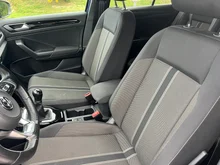 VW T-Roc Design TSI in Atlantik Blue Metallic