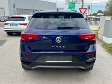 VW T-Roc Design TSI in Atlantik Blue Metallic