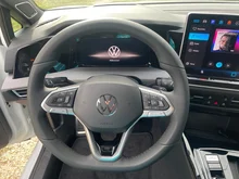 VW Golf R-Line TSI 4MOTION DSG in Oryxweiß Perlmutteffekt  Dach schwarz