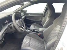 VW Golf R-Line TSI 4MOTION DSG in Oryxweiß Perlmutteffekt  Dach schwarz