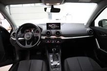 Audi Q2 35 TFSI intense in dunkelgrau - metallic