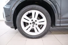 Audi Q2 35 TFSI intense in dunkelgrau - metallic