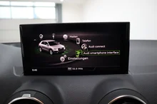 Audi Q2 35 TFSI intense in dunkelgrau - metallic