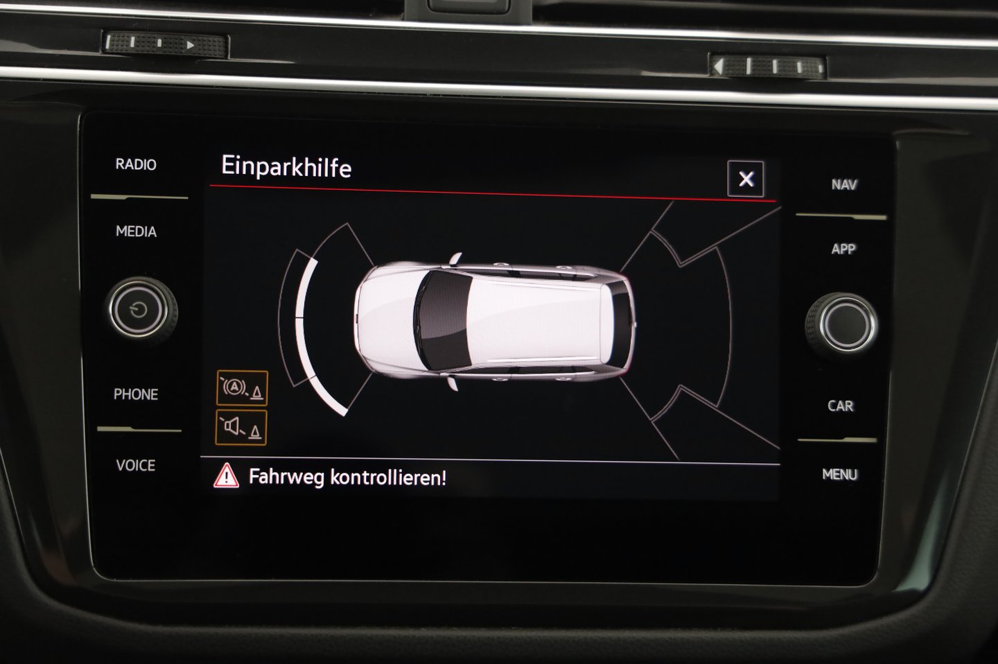 VW Tiguan Elegance TDI DSG | Bild 14 von 22