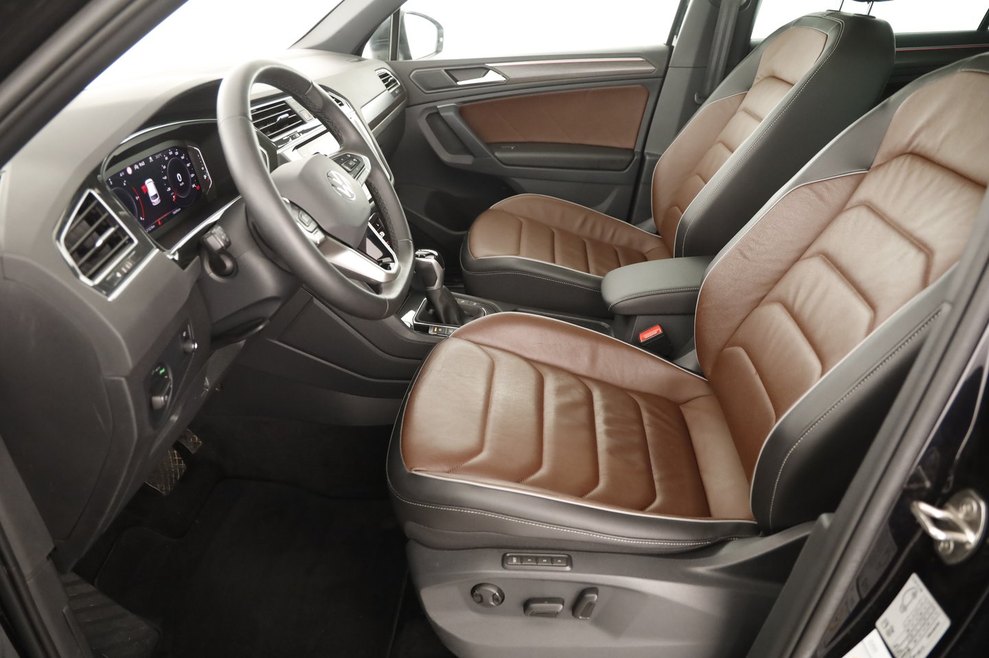 VW Tiguan Elegance TDI DSG | Bild 6 von 22