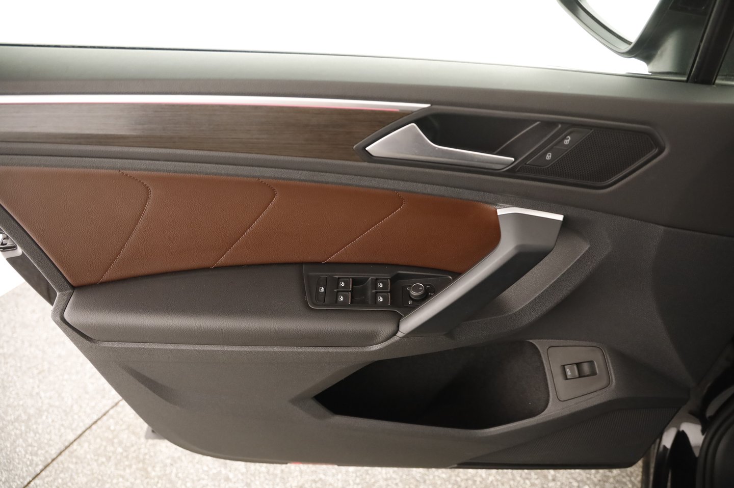 VW Tiguan Elegance TDI DSG | Bild 4 von 22