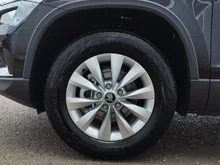 Škoda Karoq Selection TSI in Black-Magic Perleffekt