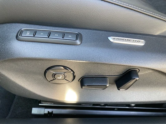 Bild eines VW Passat Variant Business TDI 4MOTION DSG