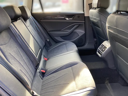 Bild eines VW Passat Variant Business TDI 4MOTION DSG