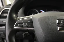 SEAT Alhambra Executive TDI in Polar-Weiß