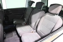 SEAT Alhambra Executive TDI in Polar-Weiß
