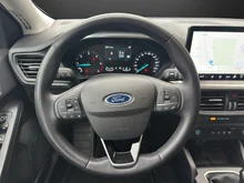 Ford Focus Traveller 1,5 EcoBlue Titanium X in schwarz metallic