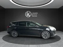 Ford Focus Traveller 1,5 EcoBlue Titanium X in schwarz metallic