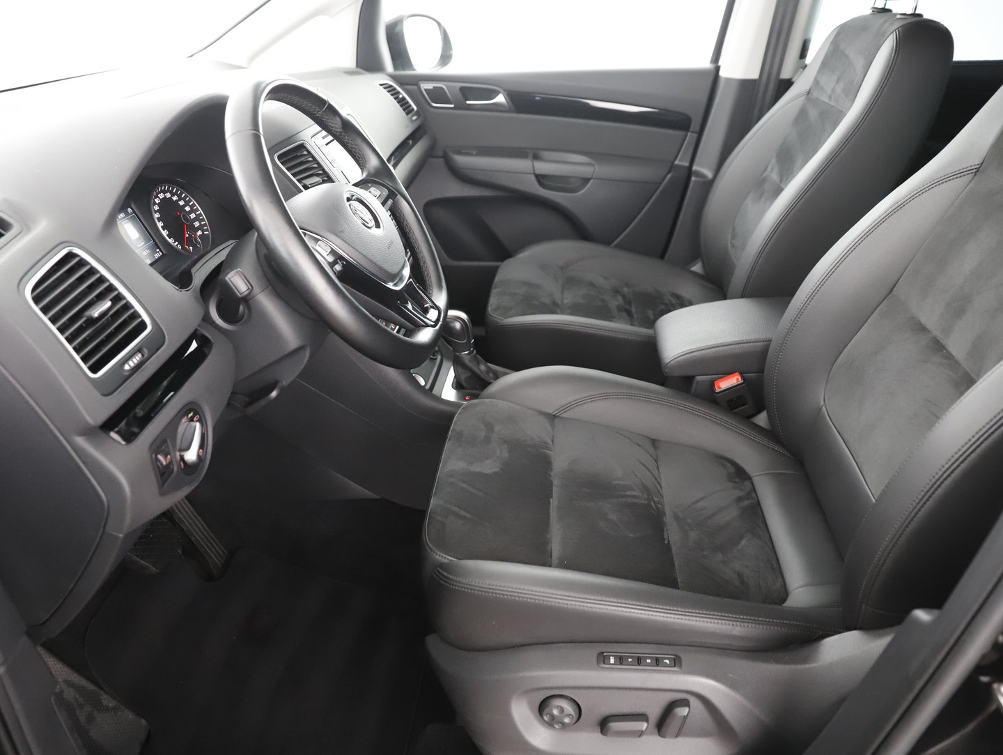 VW Sharan Business+ TDI SCR DSG 5-Sitzer | Bild 14 von 29
