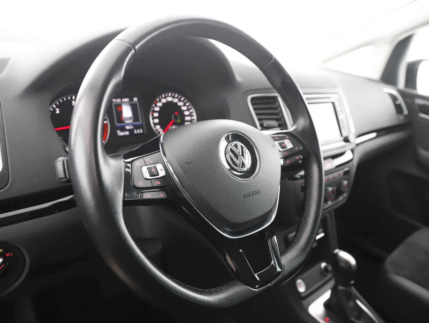 VW Sharan Business+ TDI SCR DSG 5-Sitzer | Bild 15 von 29