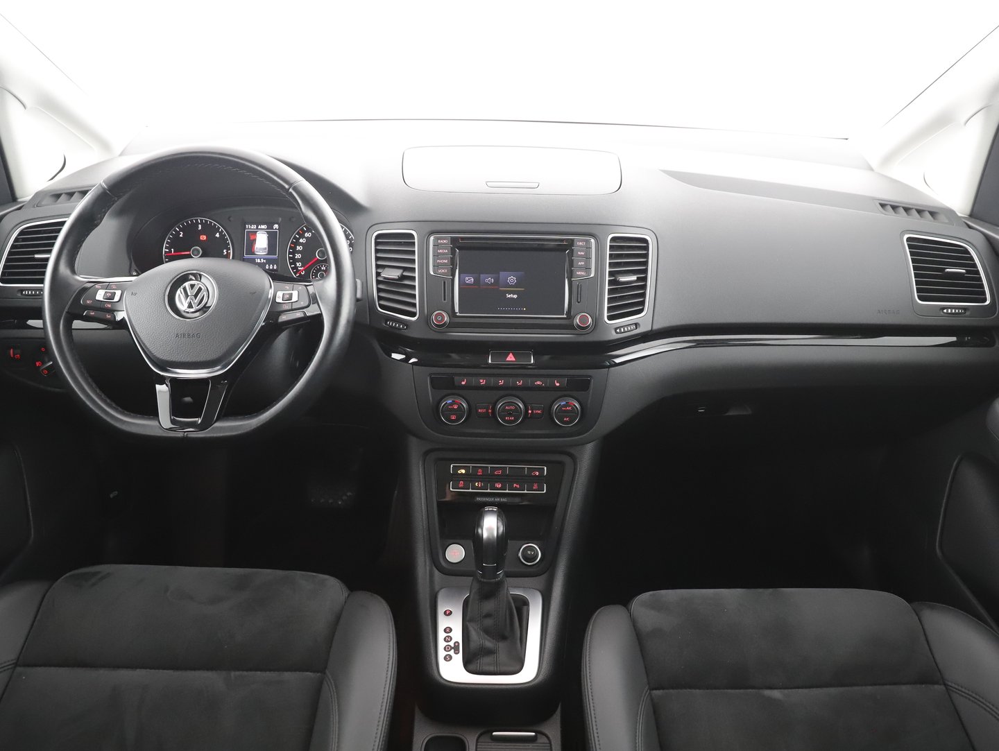 VW Sharan Business+ TDI SCR DSG 5-Sitzer | Bild 16 von 29