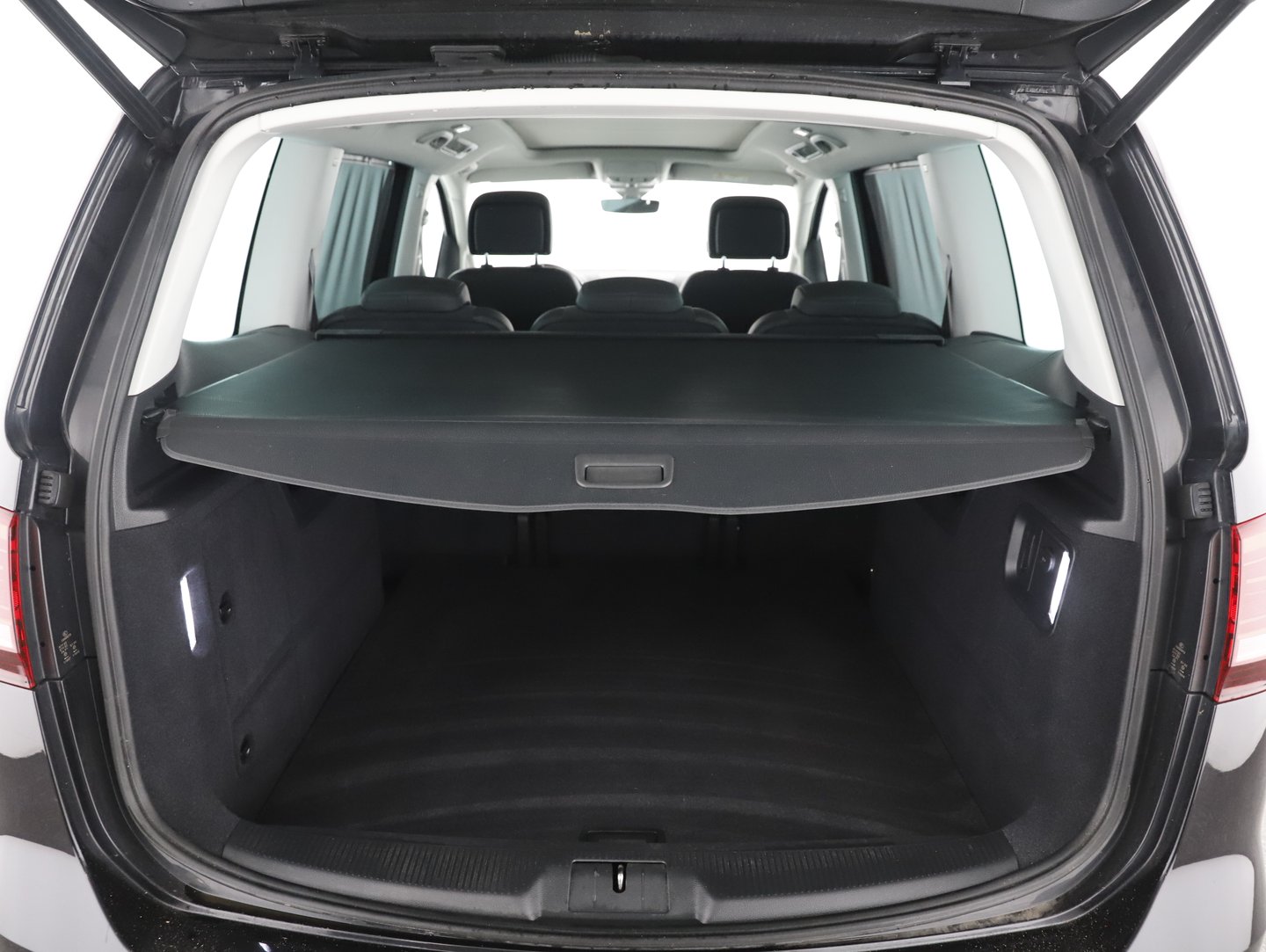 VW Sharan Business+ TDI SCR DSG 5-Sitzer | Bild 26 von 29