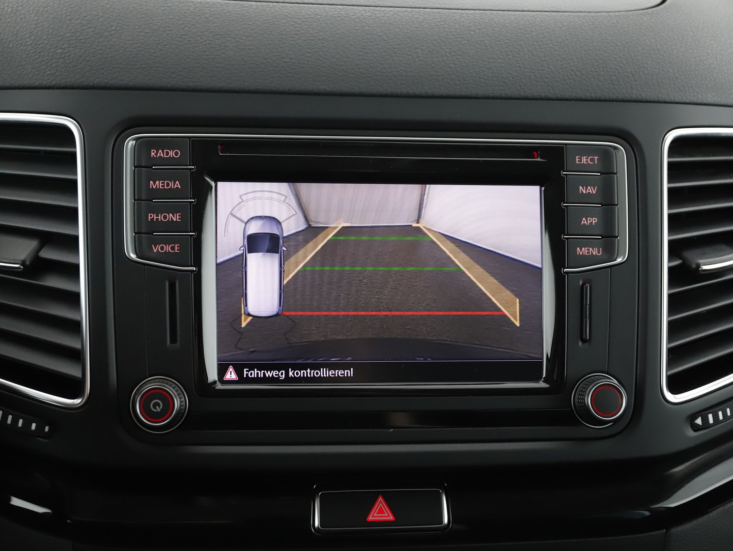 VW Sharan Business+ TDI SCR DSG 5-Sitzer | Bild 24 von 29