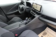 Toyota C-HR 1,8 Hybrid E-CVT Active Drive in Emotional Red