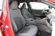 Toyota C-HR 1,8 Hybrid E-CVT Active Drive in Emotional Red