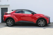 Toyota C-HR 1,8 Hybrid E-CVT Active Drive in Emotional Red