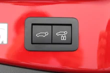 Toyota C-HR 1,8 Hybrid E-CVT Active Drive in Emotional Red
