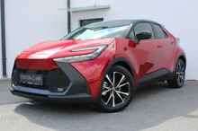 Toyota C-HR 1,8 Hybrid E-CVT Active Drive in Emotional Red