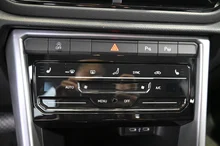 VW T-Roc Friends TSI DSG in Deep Black Perleffekt