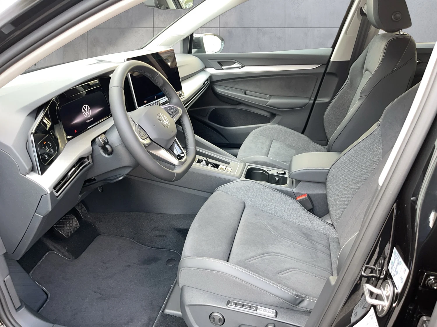 Bild eines VW Golf Rabbit mHEV DSG