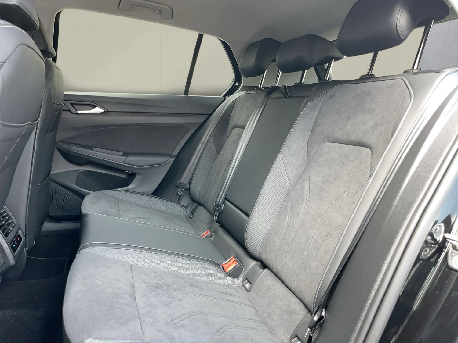 Bild eines VW Golf Rabbit mHEV DSG