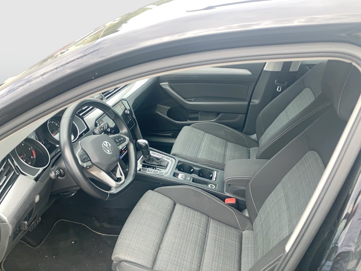 VW Passat Variant Business TDI DSG | Bild 8 von 23