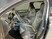 Škoda Karoq Selection TSI DSG ACT in Graphit-Grau Metallic