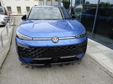 VW T-Roc R-Line eTSI DSG in Celestial Blue Dach Black Uni