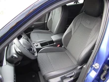 VW T-Roc R-Line eTSI DSG in Celestial Blue Dach Black Uni