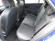 VW T-Roc R-Line eTSI DSG in Celestial Blue Dach Black Uni