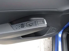 VW T-Roc R-Line eTSI DSG in Celestial Blue Dach Black Uni