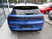 VW T-Roc R-Line eTSI DSG in Celestial Blue Dach Black Uni